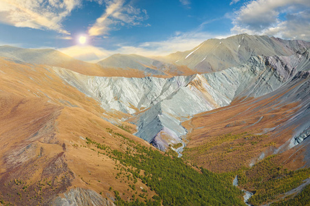 美丽的秋景，阿尔泰山俄罗斯