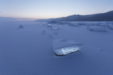 冰 floes.n 贝加尔湖。冬季景观