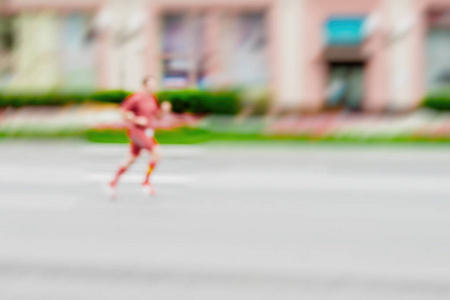跑步运动员在街头跑步, 城市马拉松, 模糊效果, 无法辨认的面孔。运动健身和健康的生活方式理念。现代背景, 文本的地方
