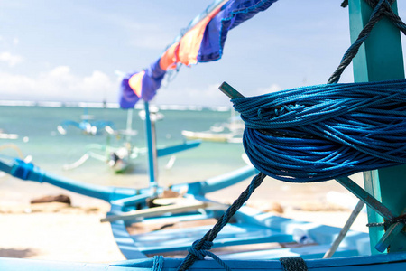 渔船在印度洋，热带岛屿，巴厘岛。沙努尔海滩