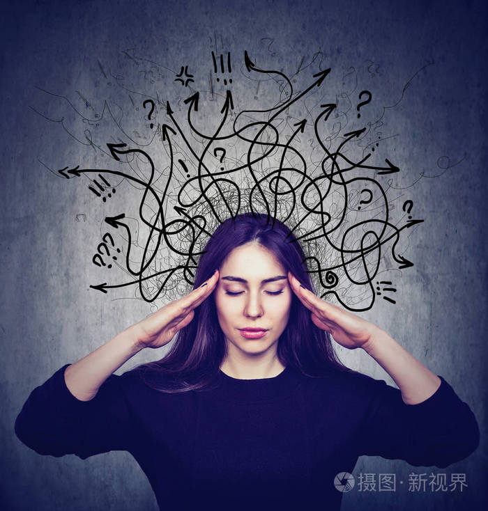 强调的女人有太多的想法