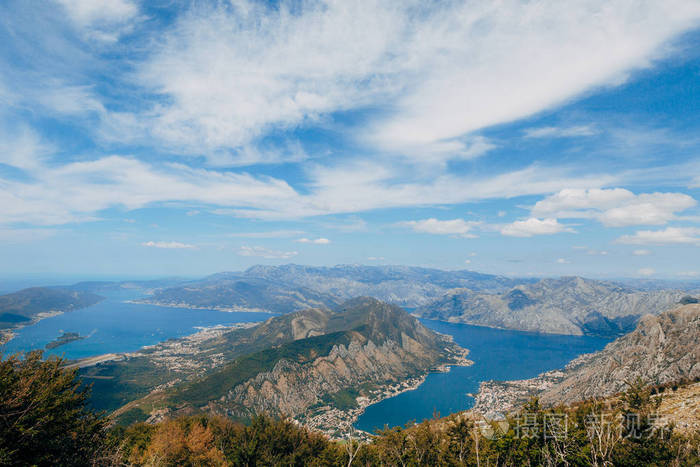 湾的科托尔从高地。查看从装载 Lovcen 到海湾