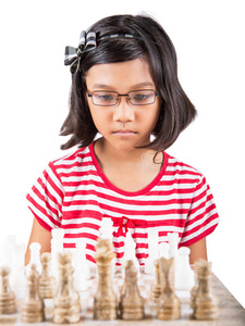 小女孩下棋
