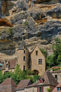 法国，多尔多涅风景如画的la roque gageac村