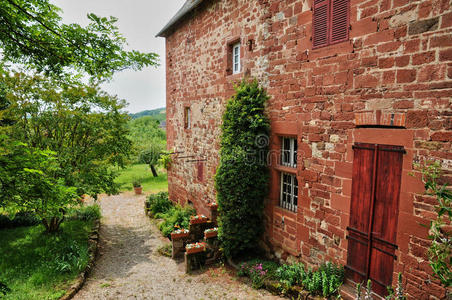 法国，风景如画的collonges la rouge村