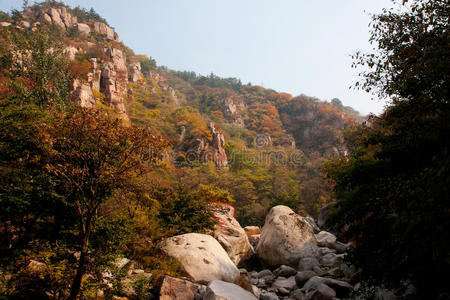 中国崂山美丽的秋景