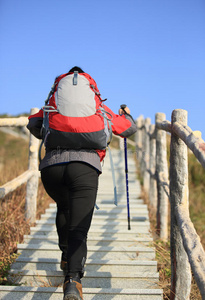 登山女登山