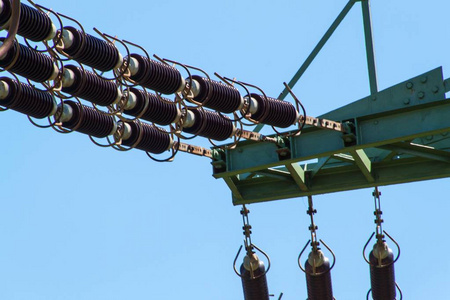 高电压绝缘子图片