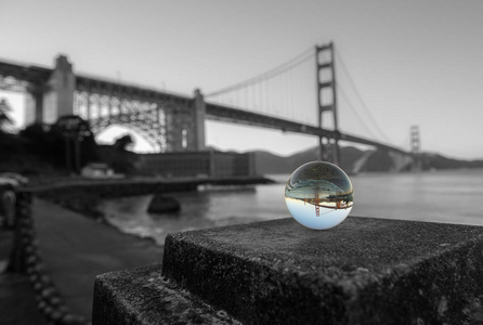 金门大桥和水晶球