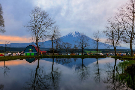 Fumotopara 露营与富士山视图