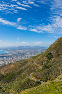 路沿桌山