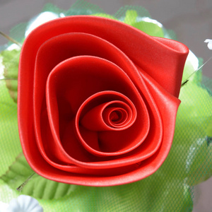 红玫瑰，花瓣上顶视图