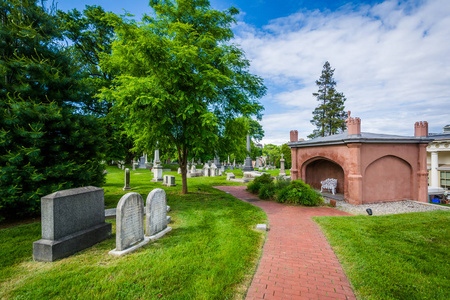 走道和劳雷尔希尔公墓，在费城，钢笔的坟墓