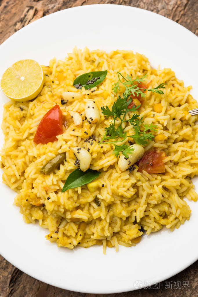 dal khichadi 或 dal khichdi,受欢迎的印度食品.选择性的焦点
