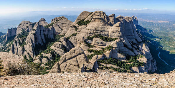 在蒙特塞拉特山，西班牙的全景视图