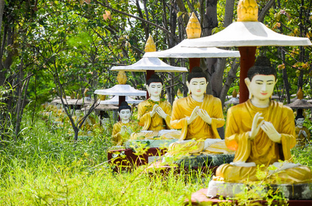 数以千计的佛像上实皆山，缅甸