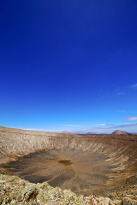 石头在洛斯火山岩石天空山夏天图片