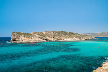 蓝色礁湖滩在马耳他科米诺岛