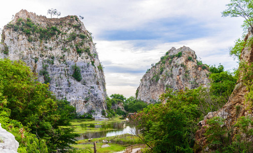 在 Ratchabri，泰国考非淋菌性尿道炎的石头公园