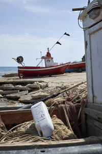 意大利的西西里岛，地中海，Sampieri 古沙省木质渔船上岸