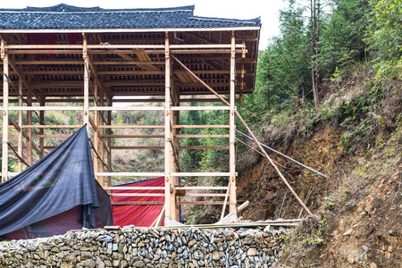 在大寨村新建圆木屋图片