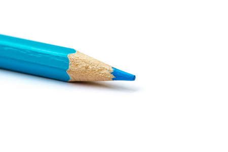 青色的蓝颜色铅笔头上白色孤立