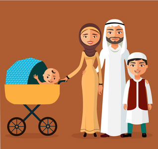 快乐年轻的阿拉伯家庭，新生儿。穆斯林的父母和两个孩子