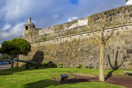 堡垒堡垒saoponta薄薄的苍鹰军事