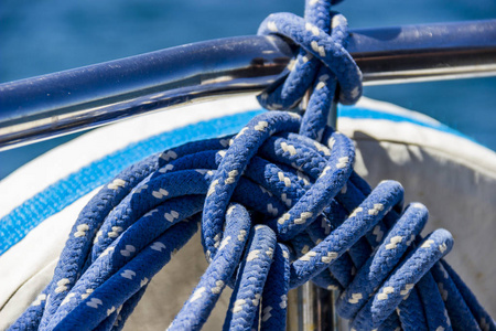 游艇蓝绳