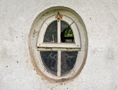 玻璃架破碎的玻璃老卵圆窗架照片