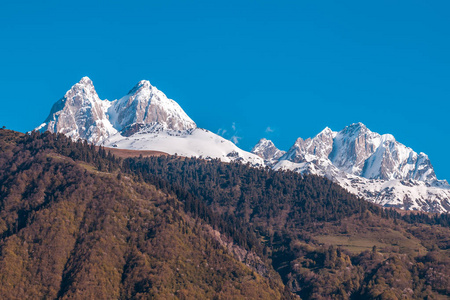 乌什巴山装载在高加索山脉，葛斯地区的高峰期