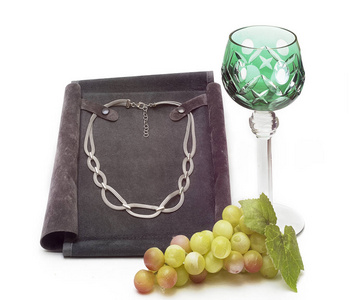 链玻璃和葡萄