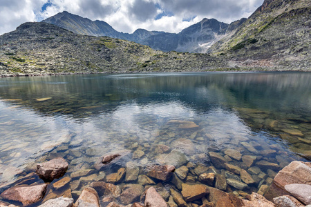 令人惊叹的全景视图 Musalenski 湖泊和大部分峰，保加利亚