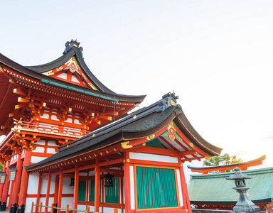 美丽的建筑 Fushimiinari 吉大社 Shrinetemple 在京都