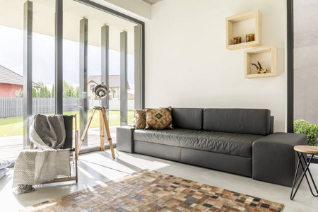 室内晒太阳图片