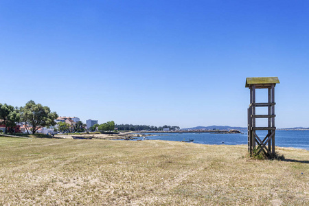 Branha 海滩上的瞭望塔