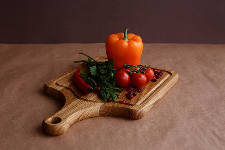 木制板与蔬菜