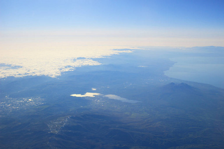 北海道，日本日本一架飞机从空中俯瞰