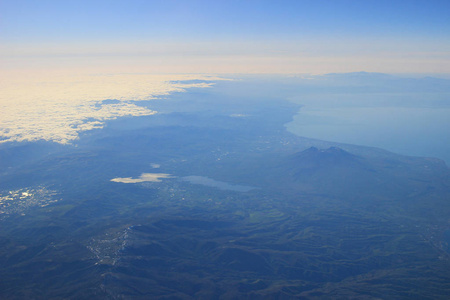 北海道，日本日本一架飞机从空中俯瞰