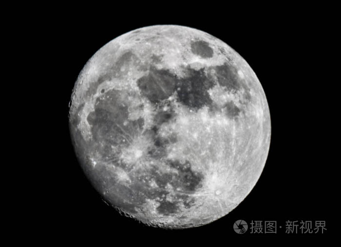 黑白相间的月亮