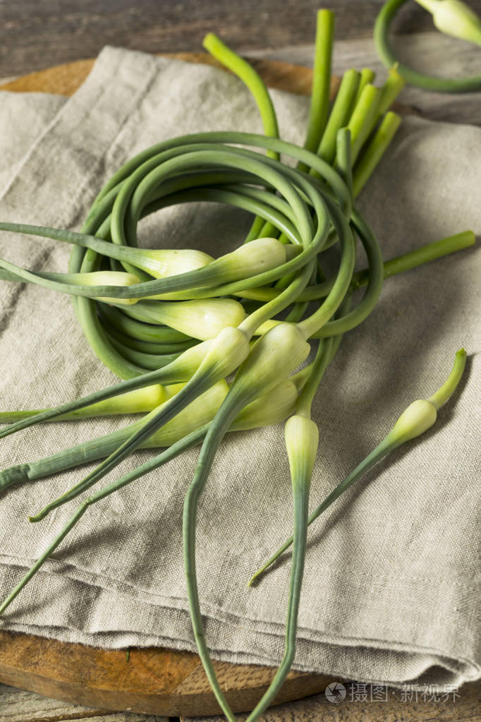 绿色有机大蒜花葶照片-正版商用图片0ys6sh-摄图新视界