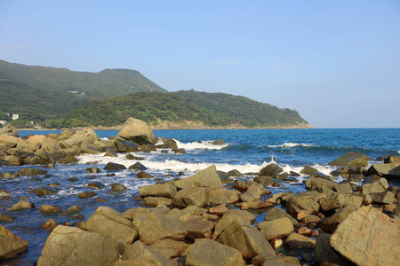 上海滩的海洋海岸石头