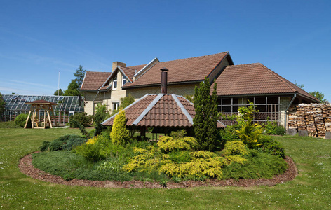 农村别墅和花园照片