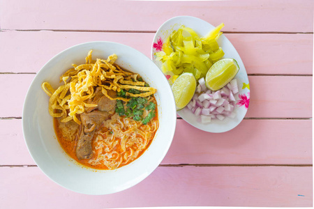 面条考基于 soi 材料的传统泰国菜