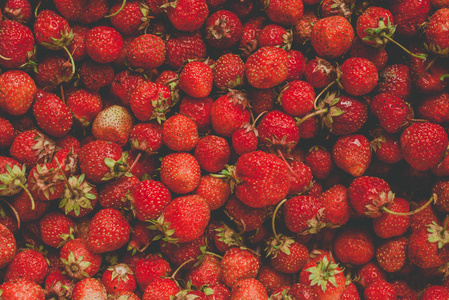 从新鲜的草莓，正上方的背景