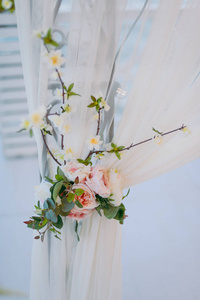 美丽的花在婚礼上的装饰