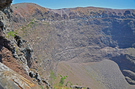 休眠火山维苏威火山的火山口