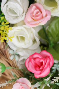 美丽的复古玫瑰人造花，