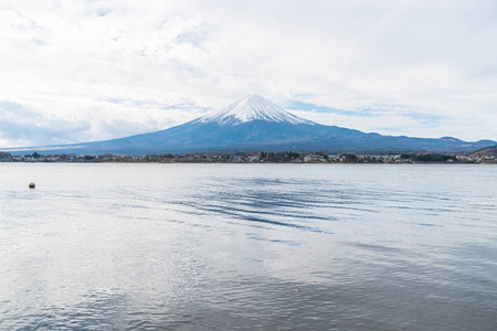 在日本河口湖湖山富士 San