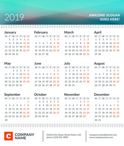 2019 年的日历海报。周从星期一开始。在页面上的 12 个月。矢量设计打印模板与照片和公司信息的地方